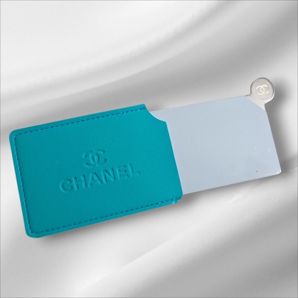 CHANEL Card Mirror GWP - Picture 3 of 4